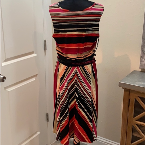 Dress - Picture 5 of 8